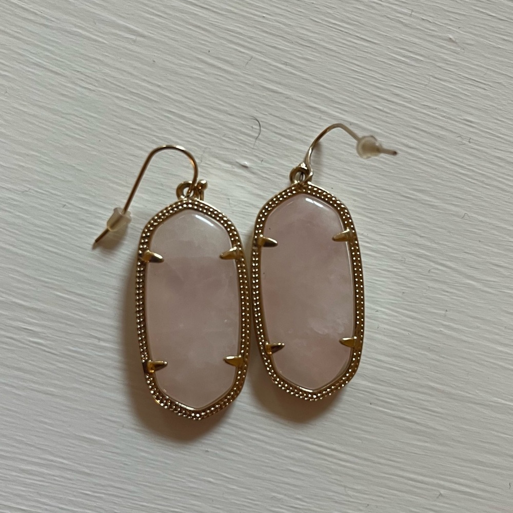 Kendra Scott Elle Gold Drop Earrings in Rose Quartz